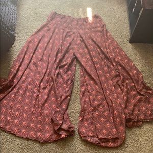 Flowy patterned pants